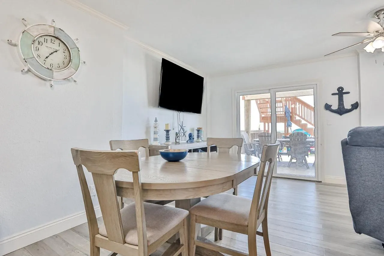 Captain's Quarters At Reef Townhomes Holiday home