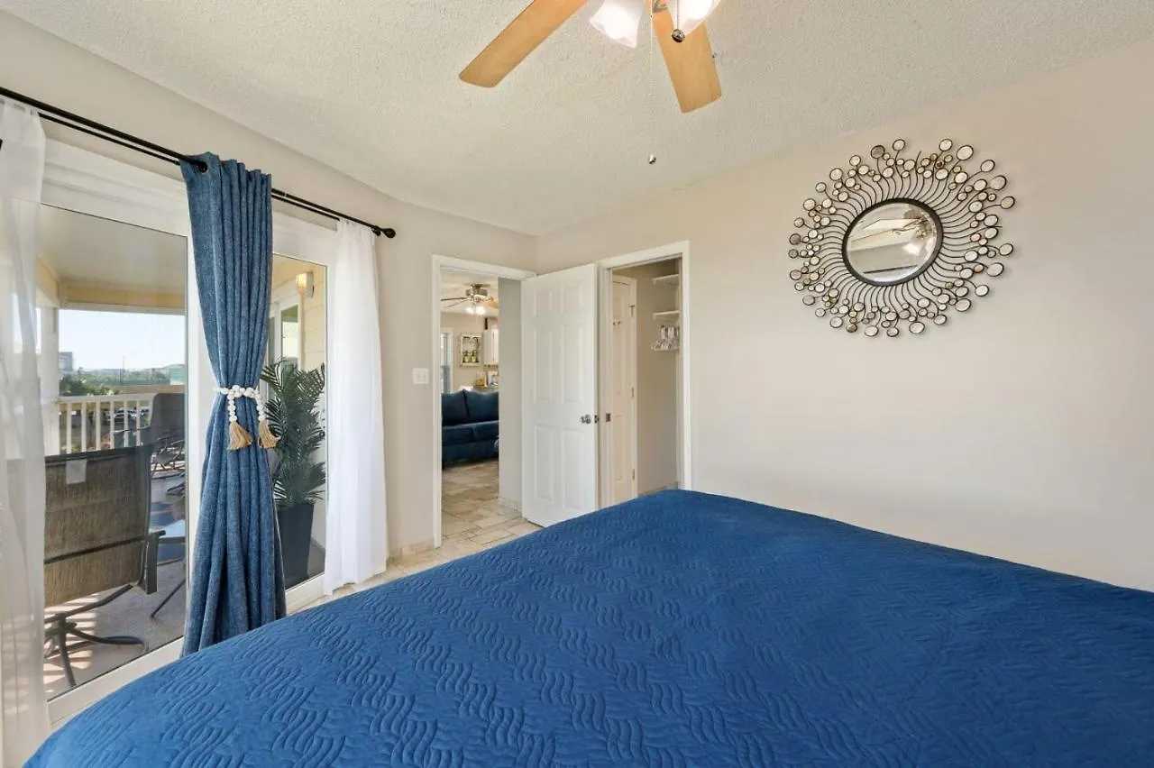 200 Yds To Private Gated Access- 3br-2ba- Quiet Location In The Heart Of Destin! Apartment *