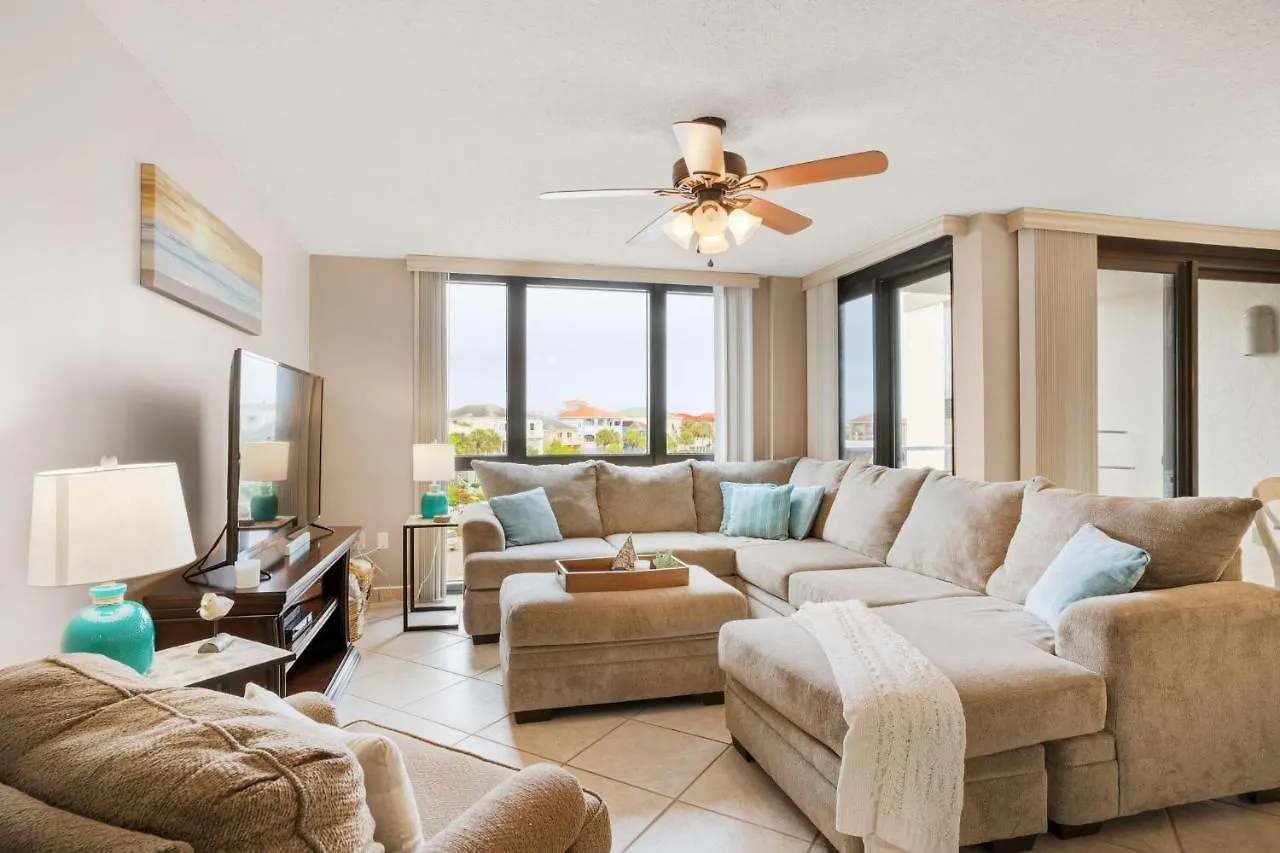 Holiday home Enclave 401a