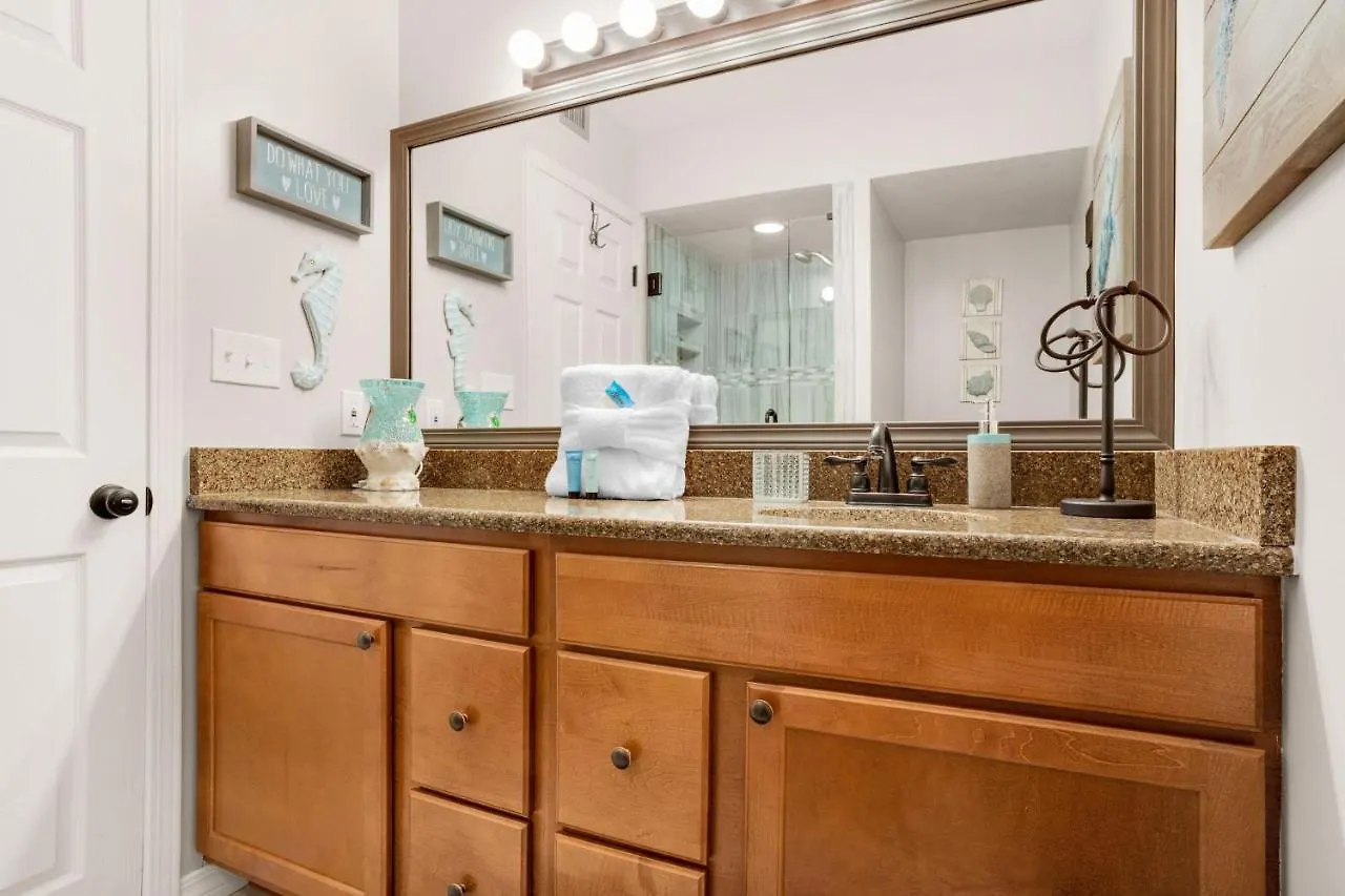 Enclave 401a Holiday home