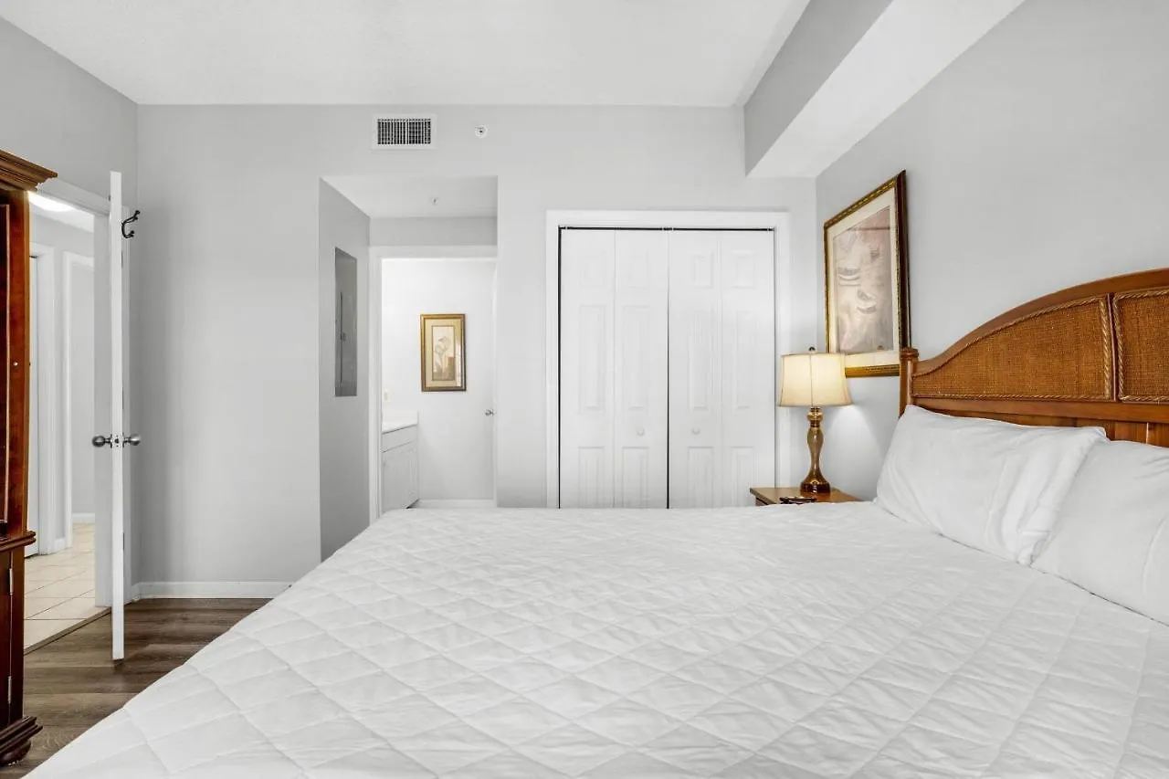 Majestic Sun 1012a Apartment *