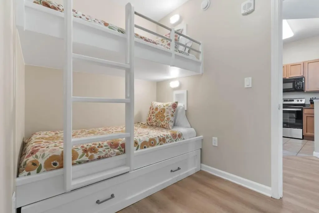 Family Friendly In Heart Of Destin! Style Pool, Tennis Courts Minutes From Destin