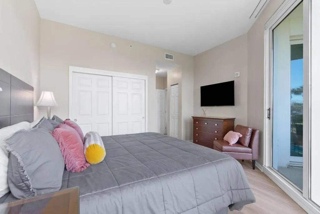 Family Friendly In Heart Of Destin! Style Pool, Tennis Courts Minutes From Apartment