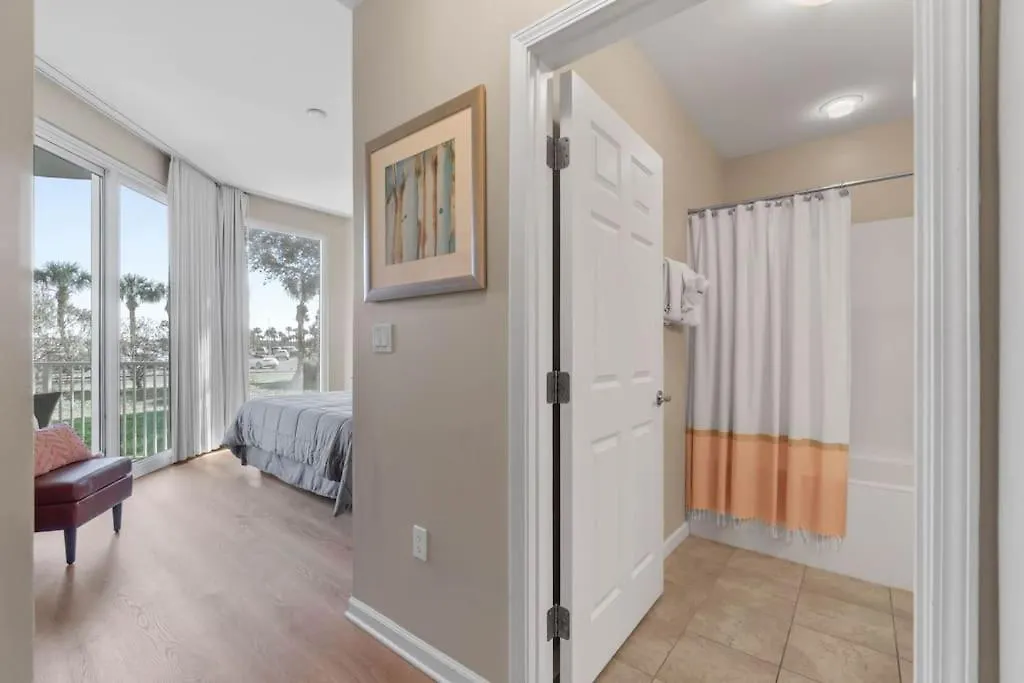 Family Friendly In Heart Of Destin! Style Pool, Tennis Courts Minutes From * Destin