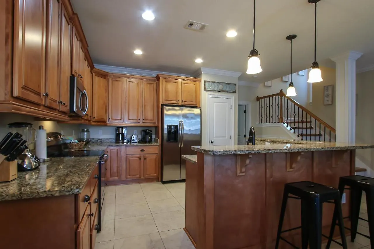 Amazing 4 Bedroom Vacation In The Villages Of Crystal Lakes