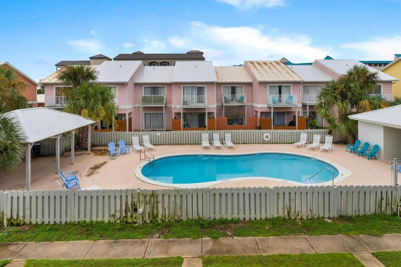 Coral Crab Townhouse Holiday home *