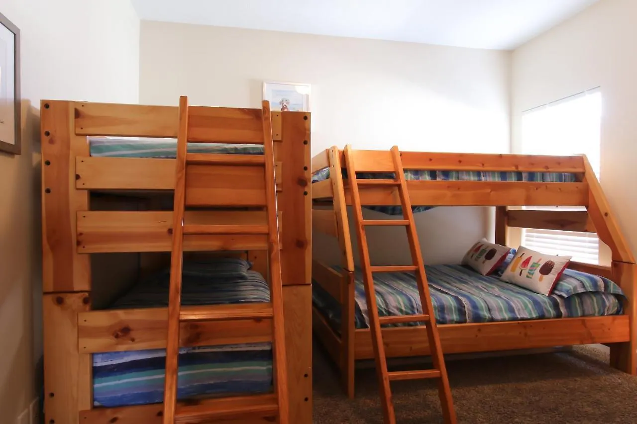 Holiday home Amazing 4 Bedroom Vacation In The Villages Of Crystal Lakes *
