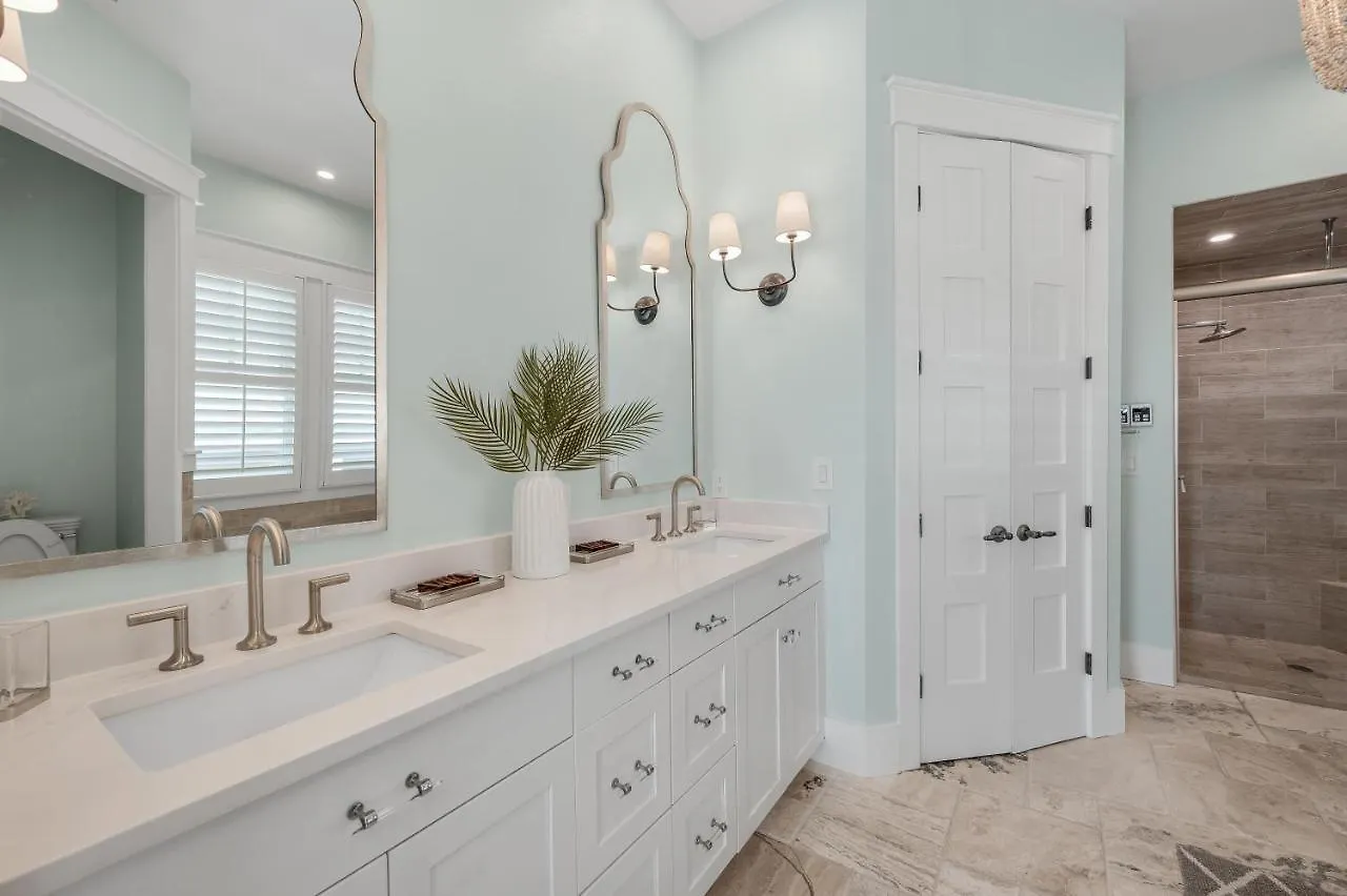 Pelican Pointe At Pointe *