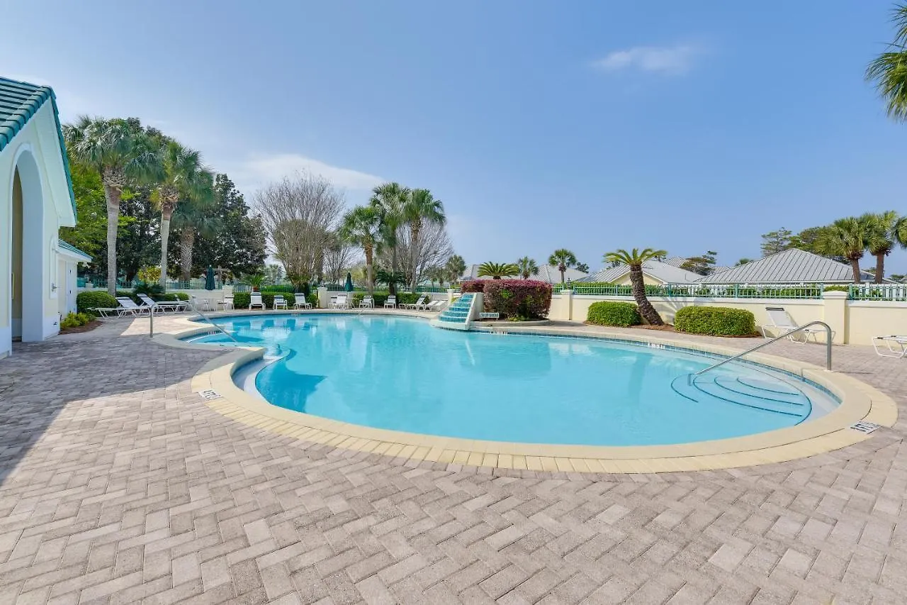 Tatil Evi Miramar Retreat With Pool Access And Fireplace! Destin
