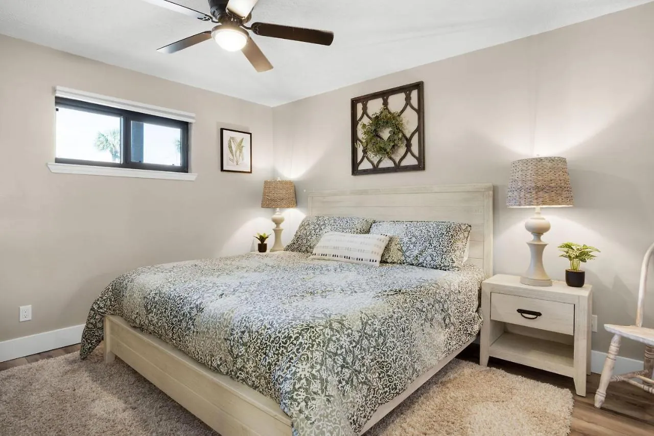 Crystal A-3 Apartment *