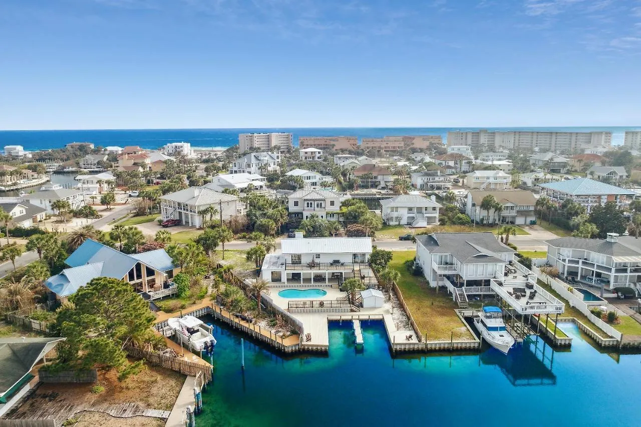 Holiday home House - Happy Harbor House By Panhandle Getaways *