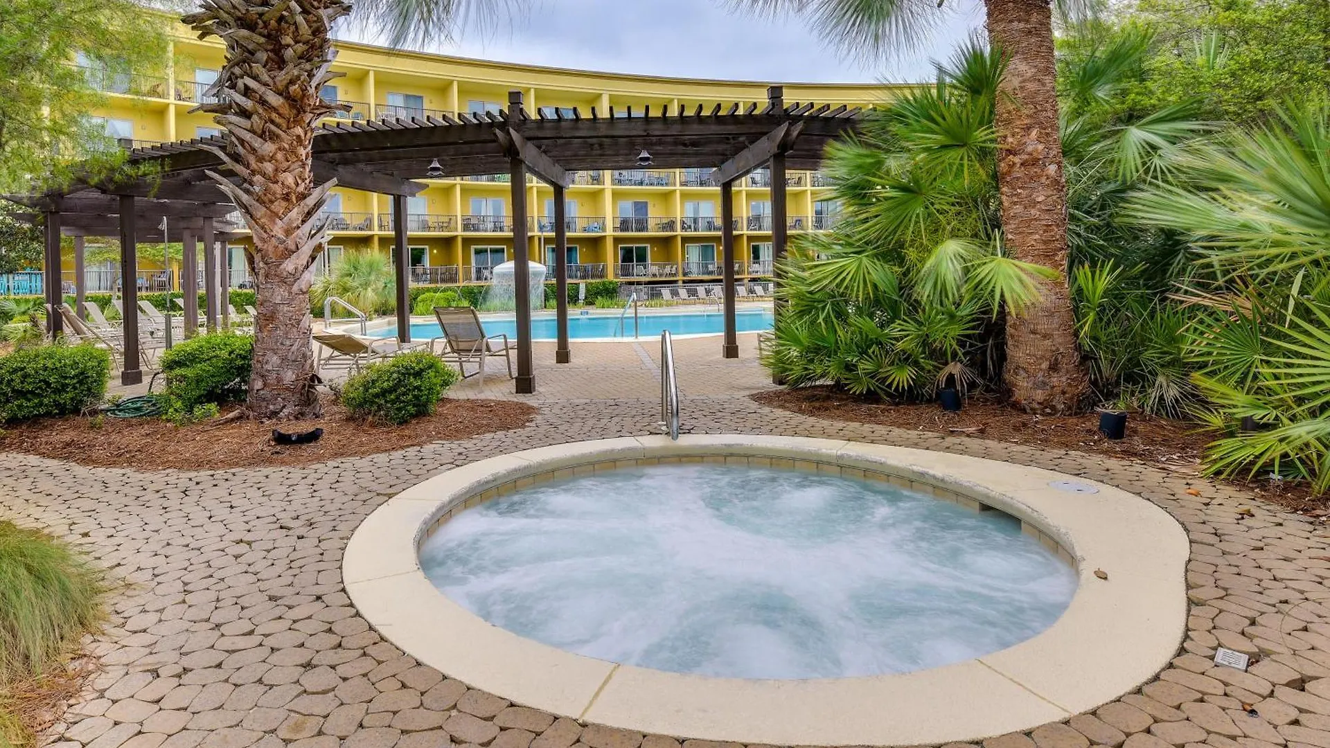 Cozy Miramar With Pools And Access! Apartment *