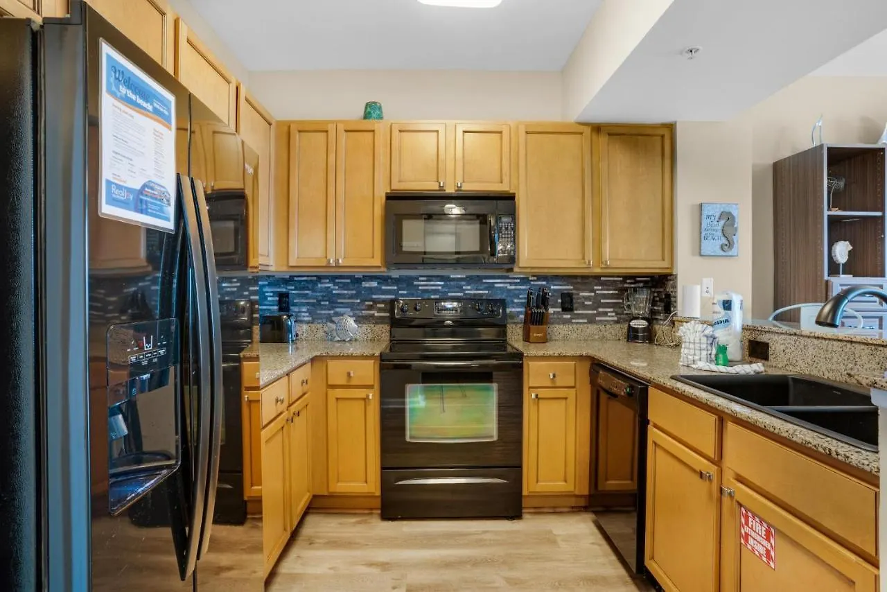 Palms #1808 Jr 2br