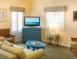 Club Wyndham Street Aparthotel