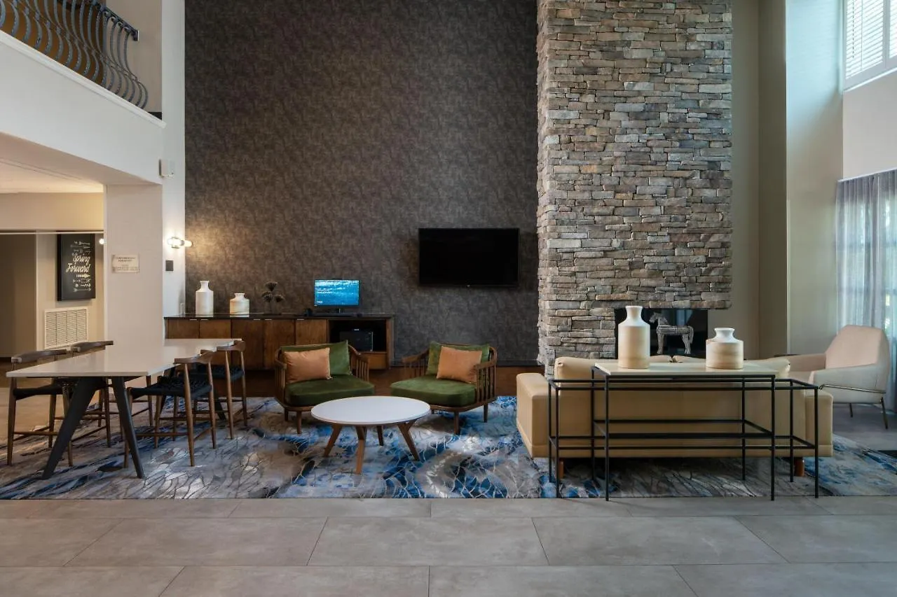 Otel Fairfield & By Marriott 3*
