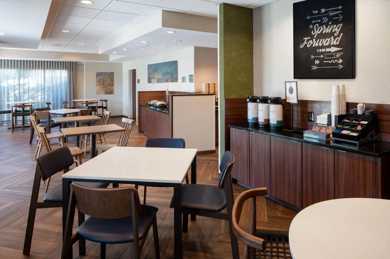 Otel Fairfield & By Marriott 3*