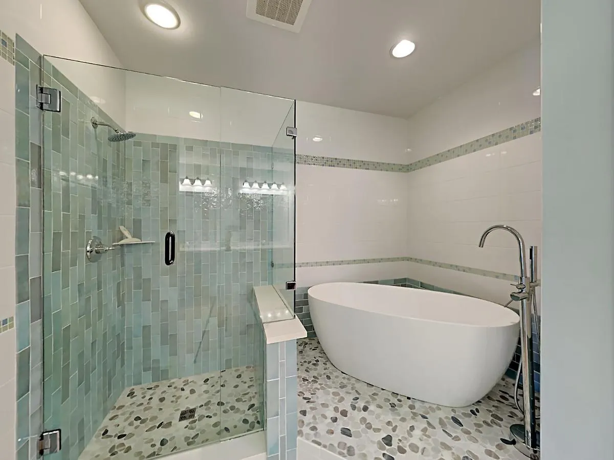 Apartment Harbor Landing 601a *
