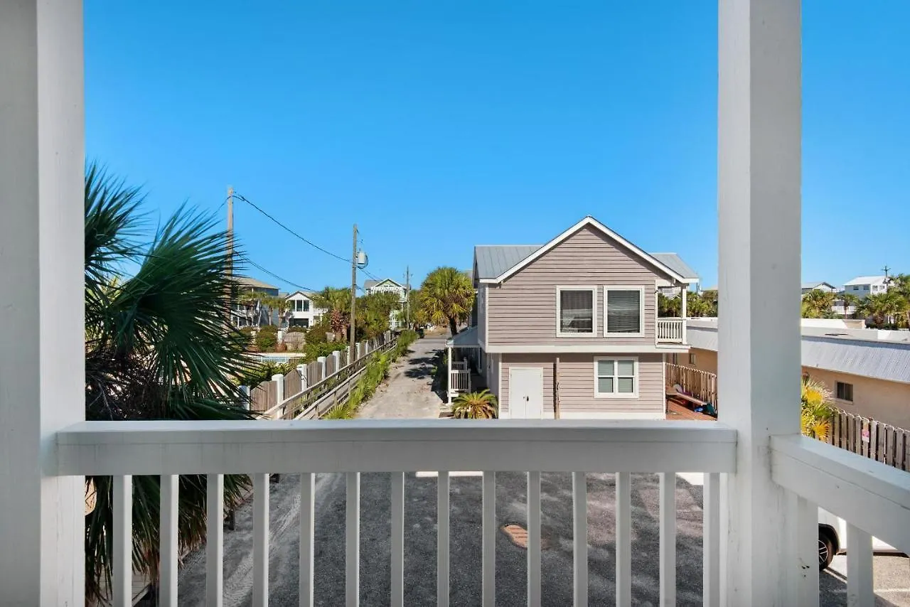 Crystal Breeze Holiday home *