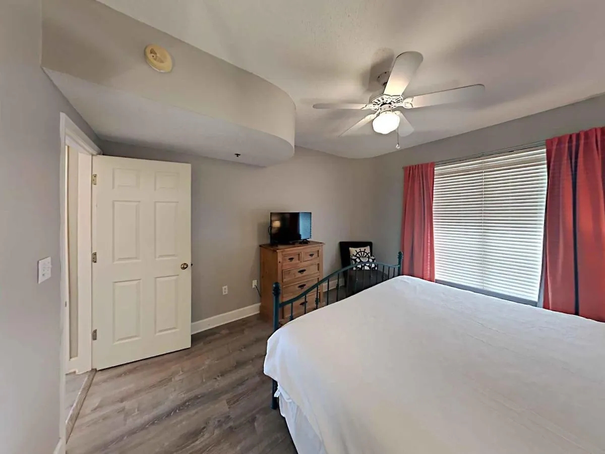 Apartment Jade East Towers 1240 *