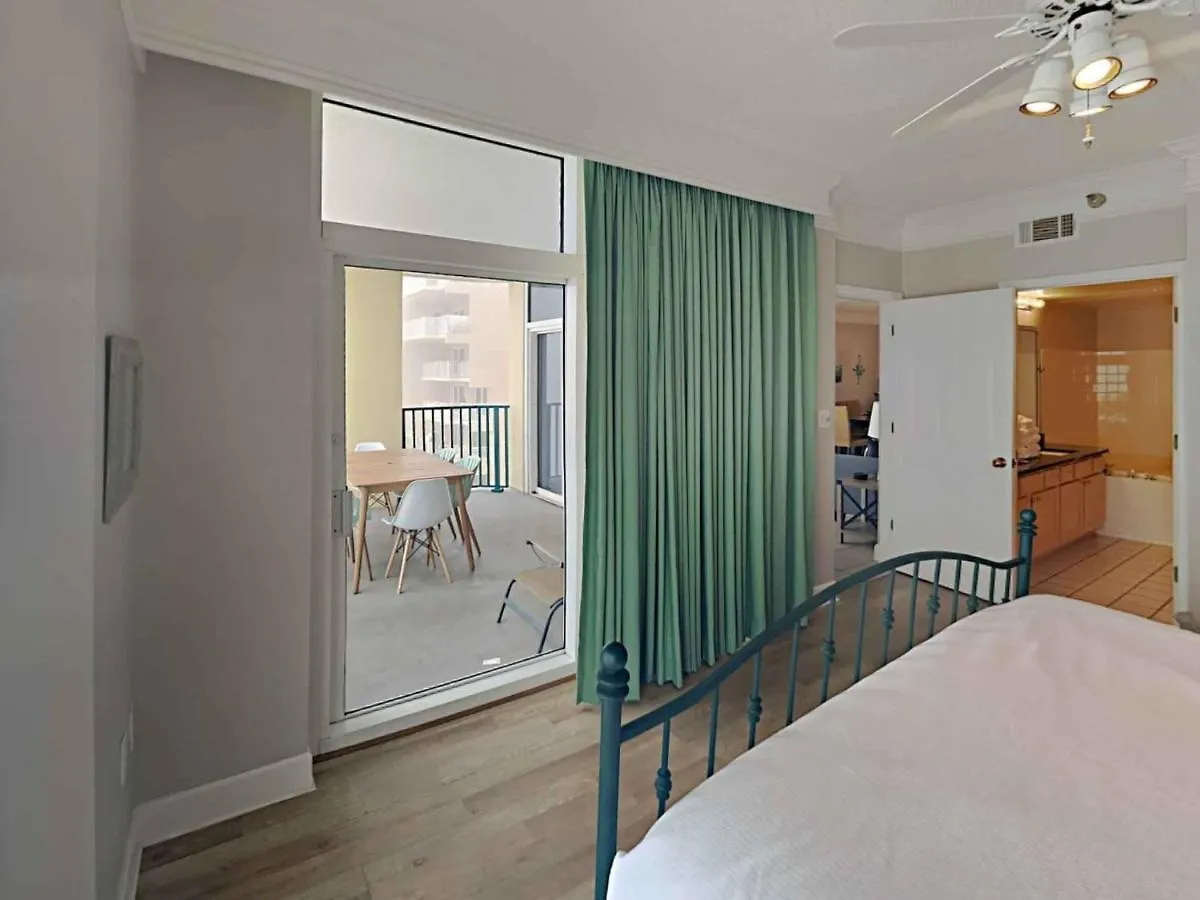Apartment Jade East Towers 1240 *