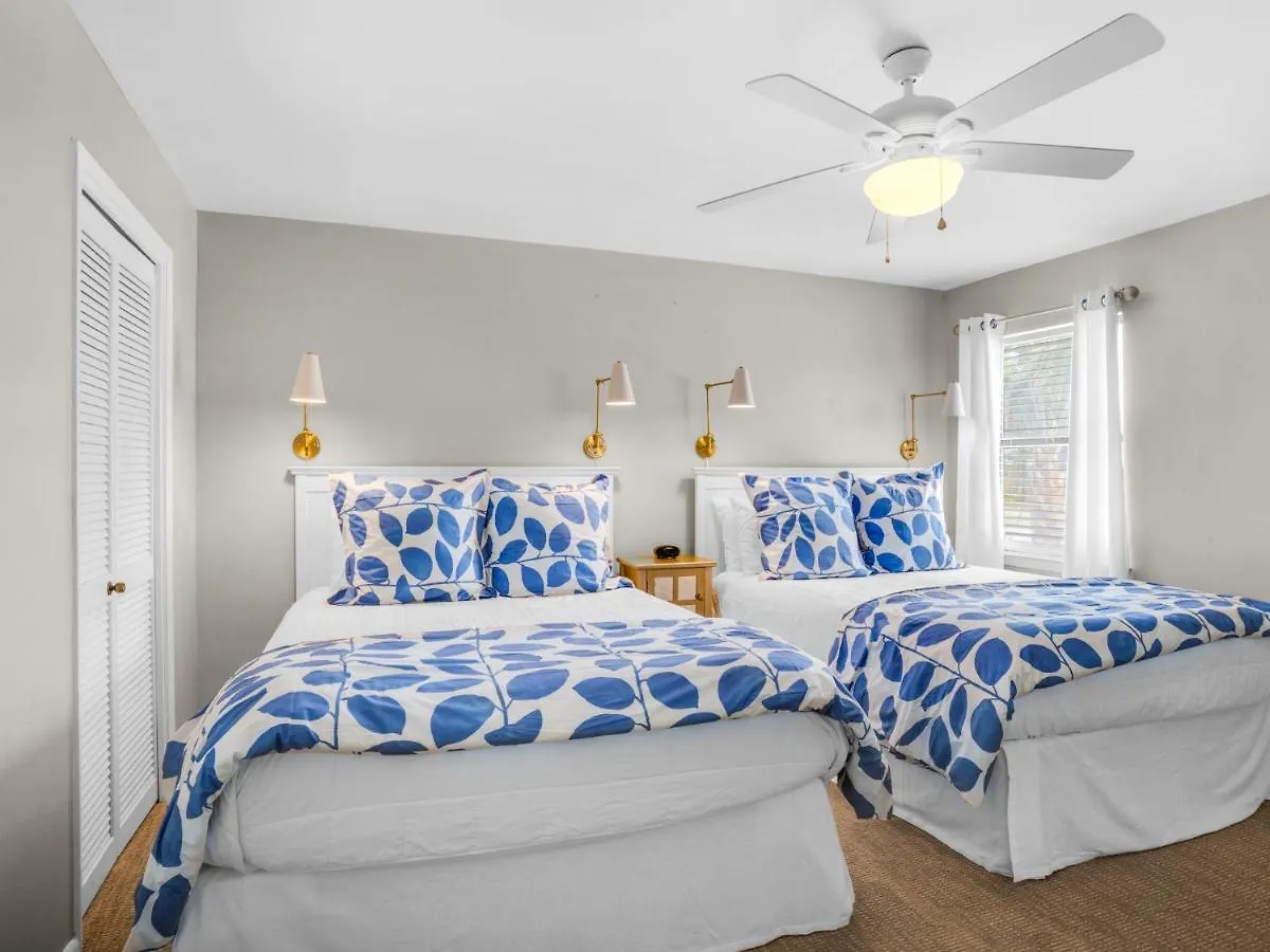 Quiet Surf Townhomes Ii #2 By Newman-dailey Holiday home *
