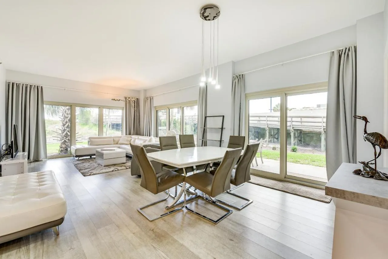 Apartment Beachfront Vacation With Hot Tub, Pool, Sauna *
