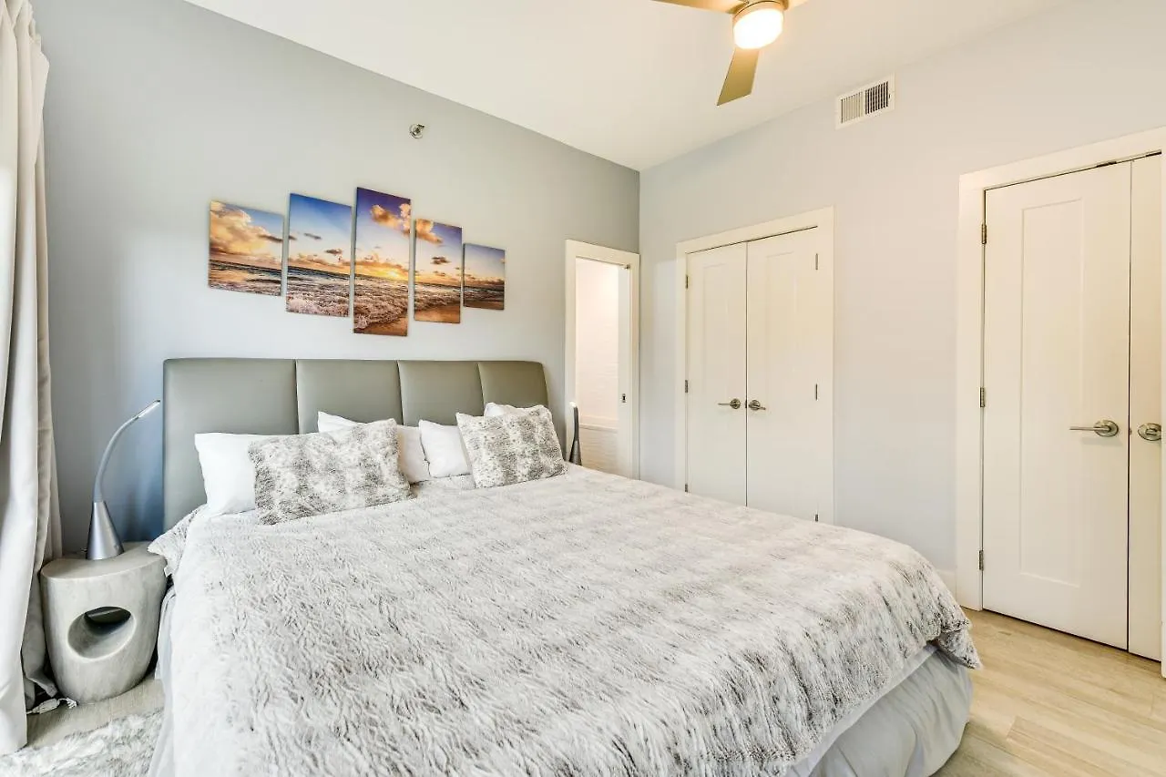 Beachfront Vacation With Hot Tub, Pool, Sauna Destin