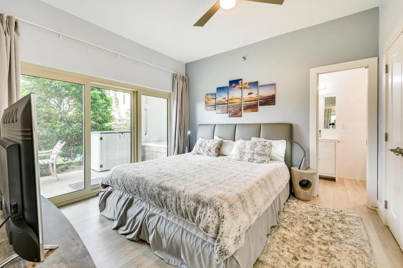 Beachfront Vacation With Hot Tub, Pool, Sauna Destin