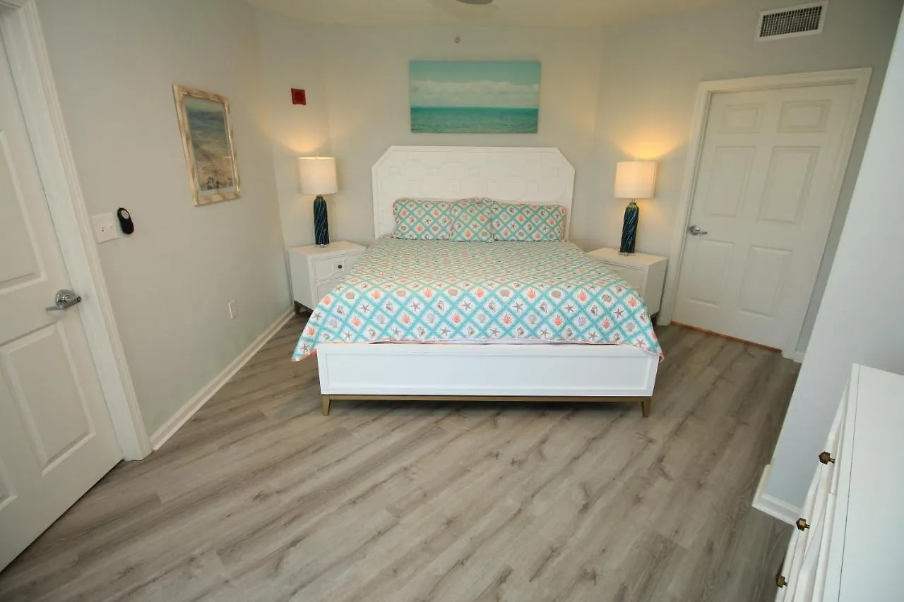 Sleeps 8 - Renovated Beachfront At Westwinds, Sandestin With Gulf Views, Private Access Holiday home *
