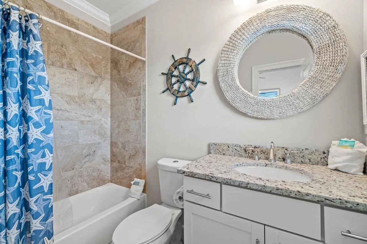 Waterside With Award Winning Design And Pool
