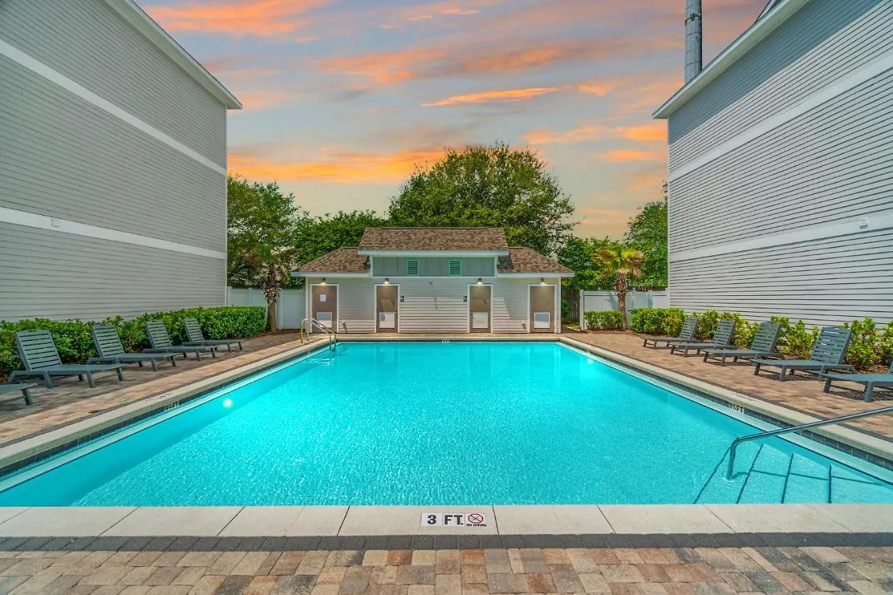 Tusker With Pool And Designer Interior Apartment *