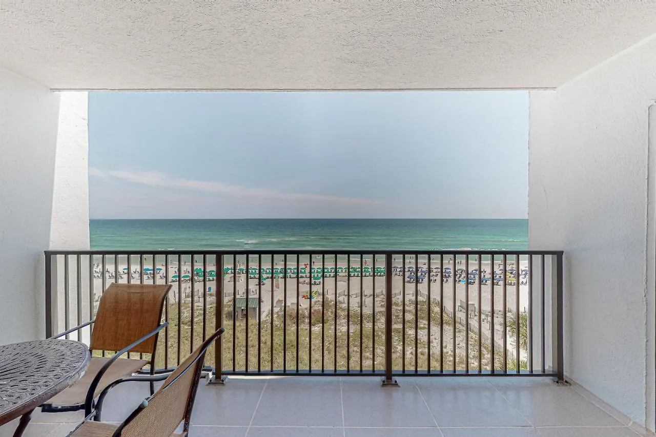 Apartment Emerald Towers 605