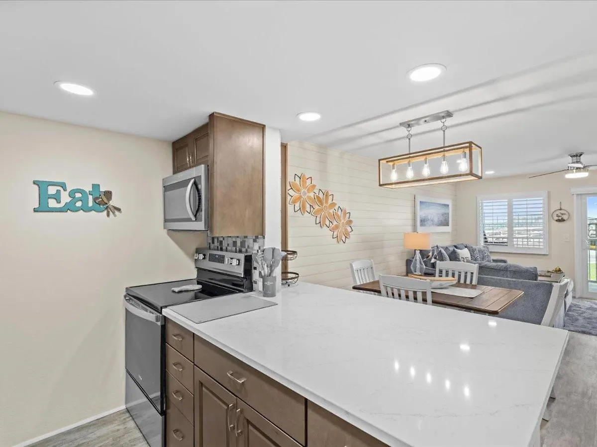 Surf And Racquet Unit 103 Holiday home Destin