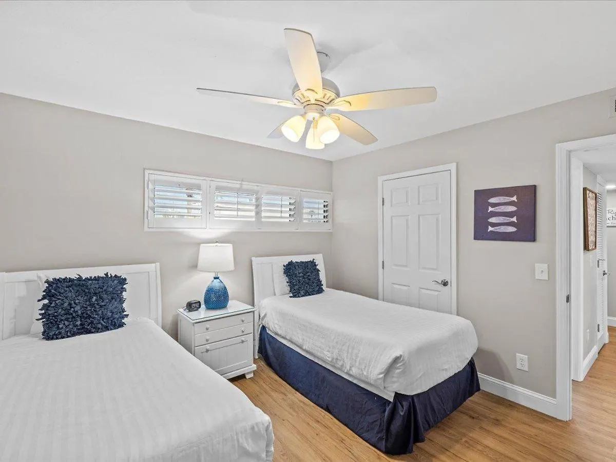 Holiday home Surf And Racquet Unit 107 Destin