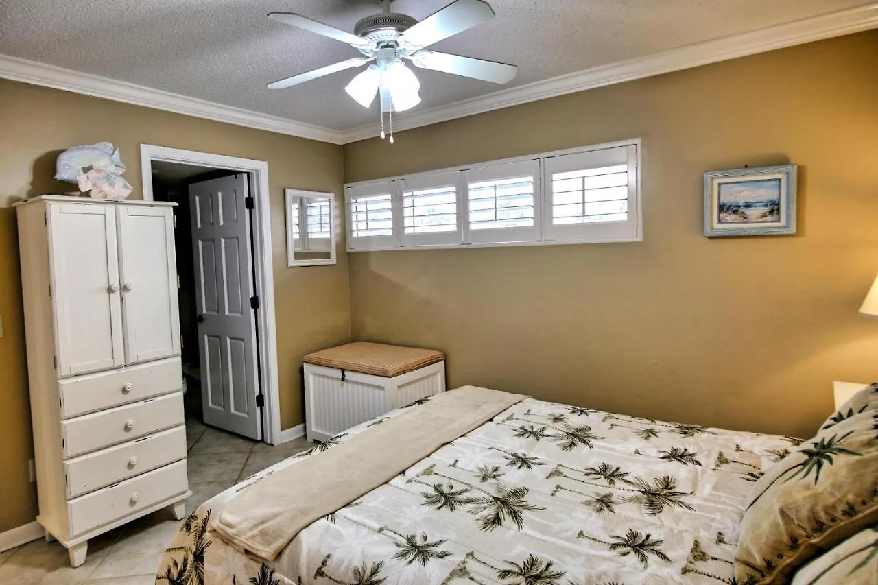 Surf And Racquet Unit 113 Holiday home Destin