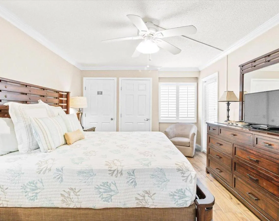 Surf And Racquet Unit 610 * Destin