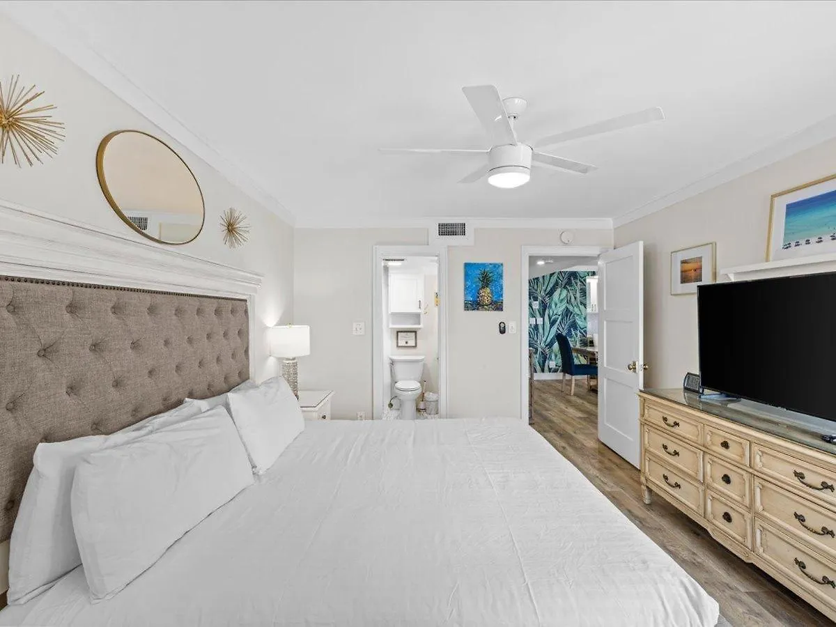 Surf And Racquet Unit 724 * Destin