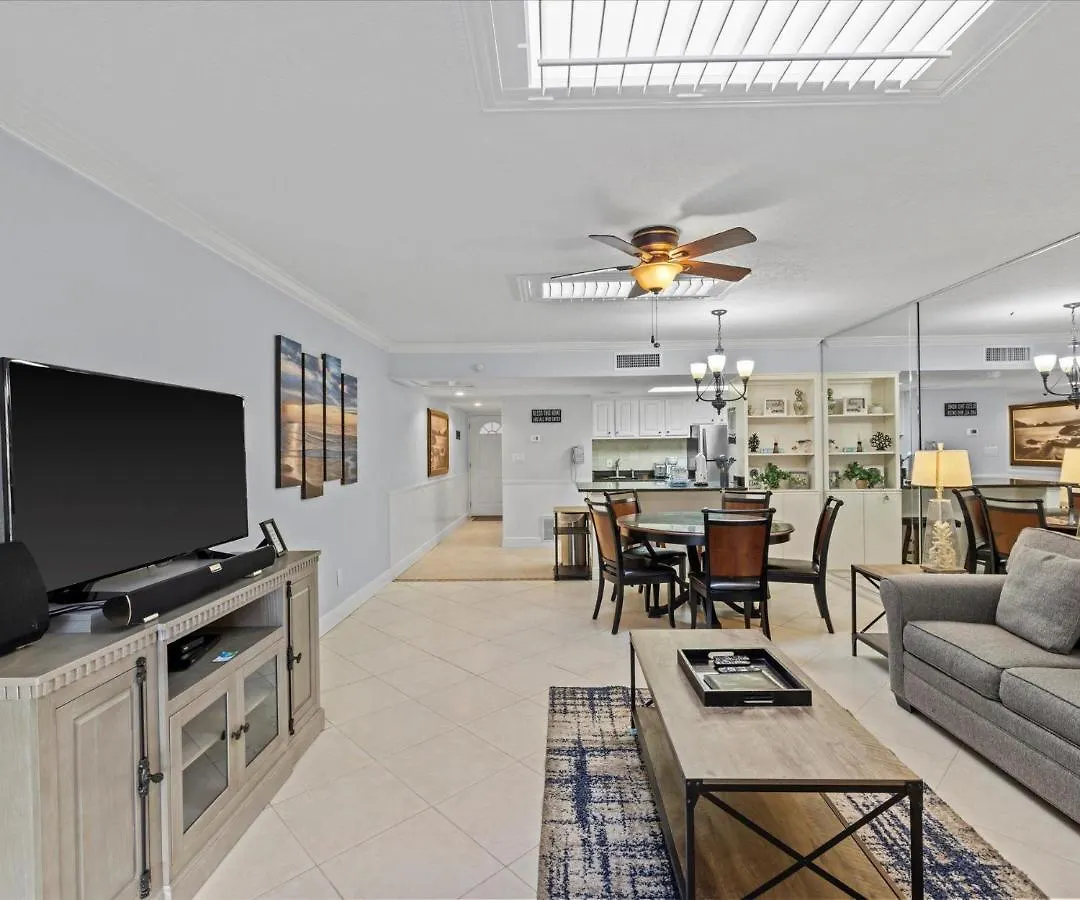Surf And Racquet Unit 1a Holiday home