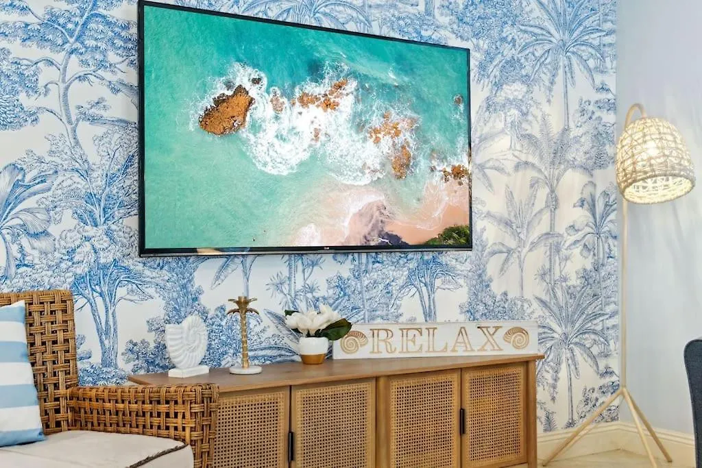 Seas The Dream At The Villages Of Crystal