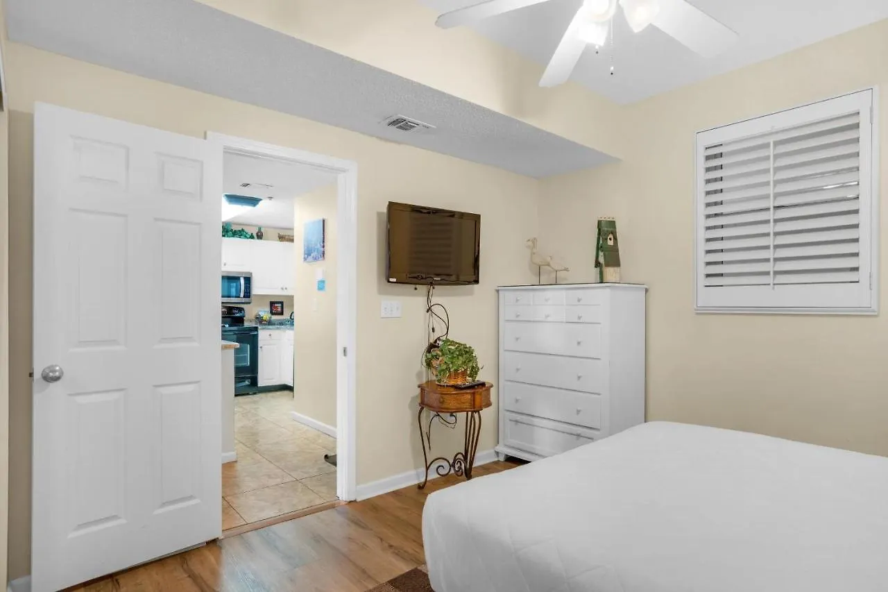 Leeward Key 701