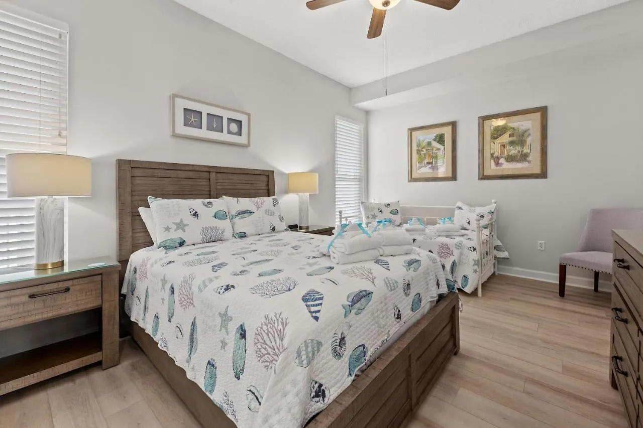 Newly Renovated! Breathtaking Views! Fourth Floor! Pools! Grill! Chairs