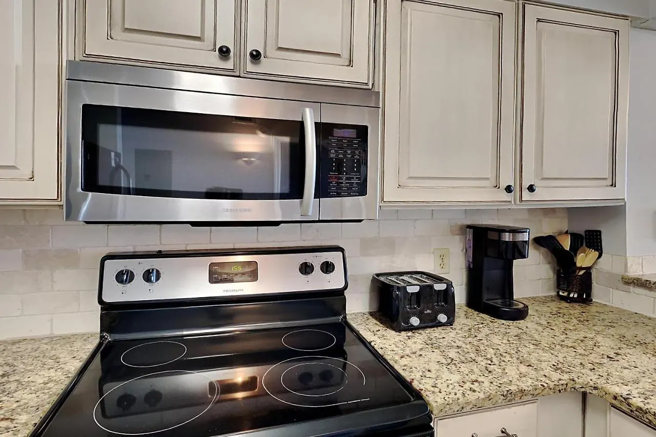 Pelican 1812 Destin