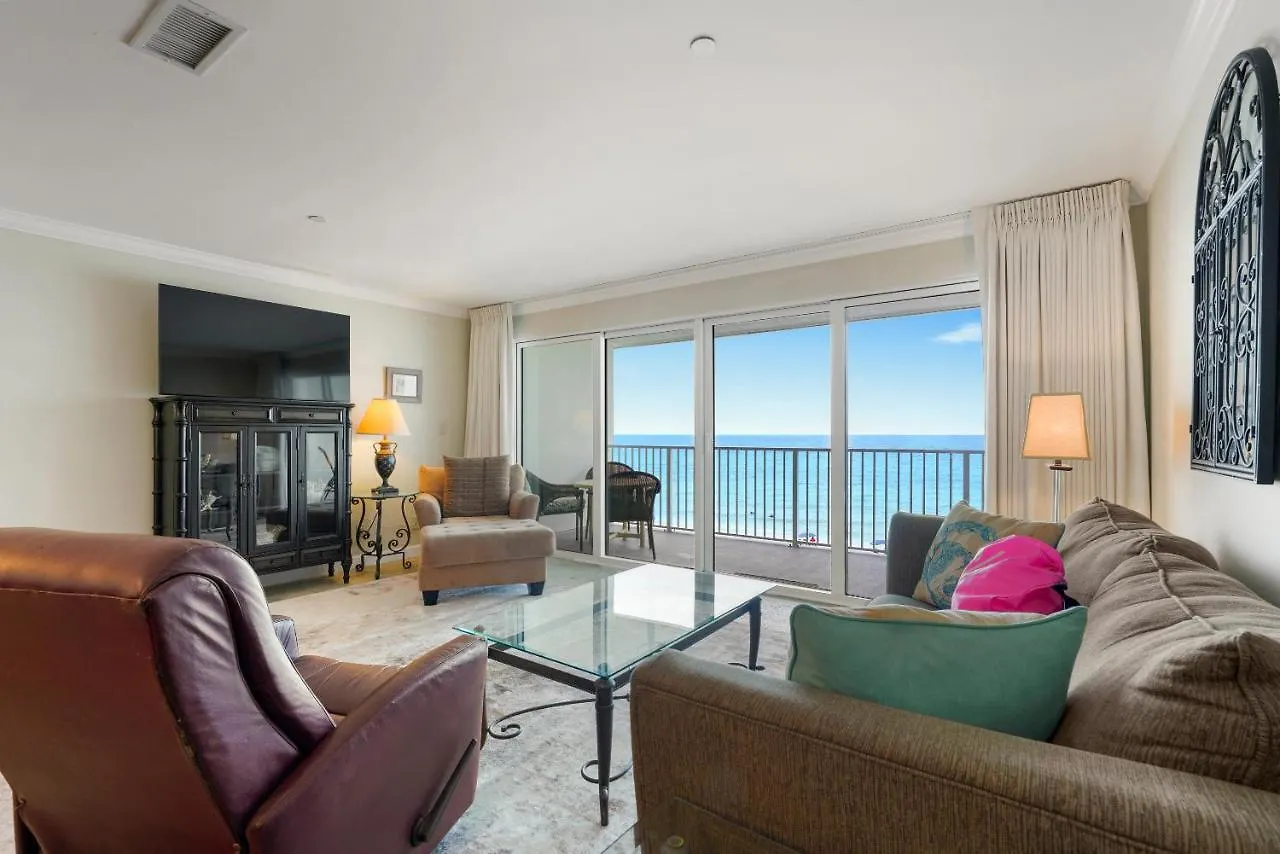 Holiday home Club 406