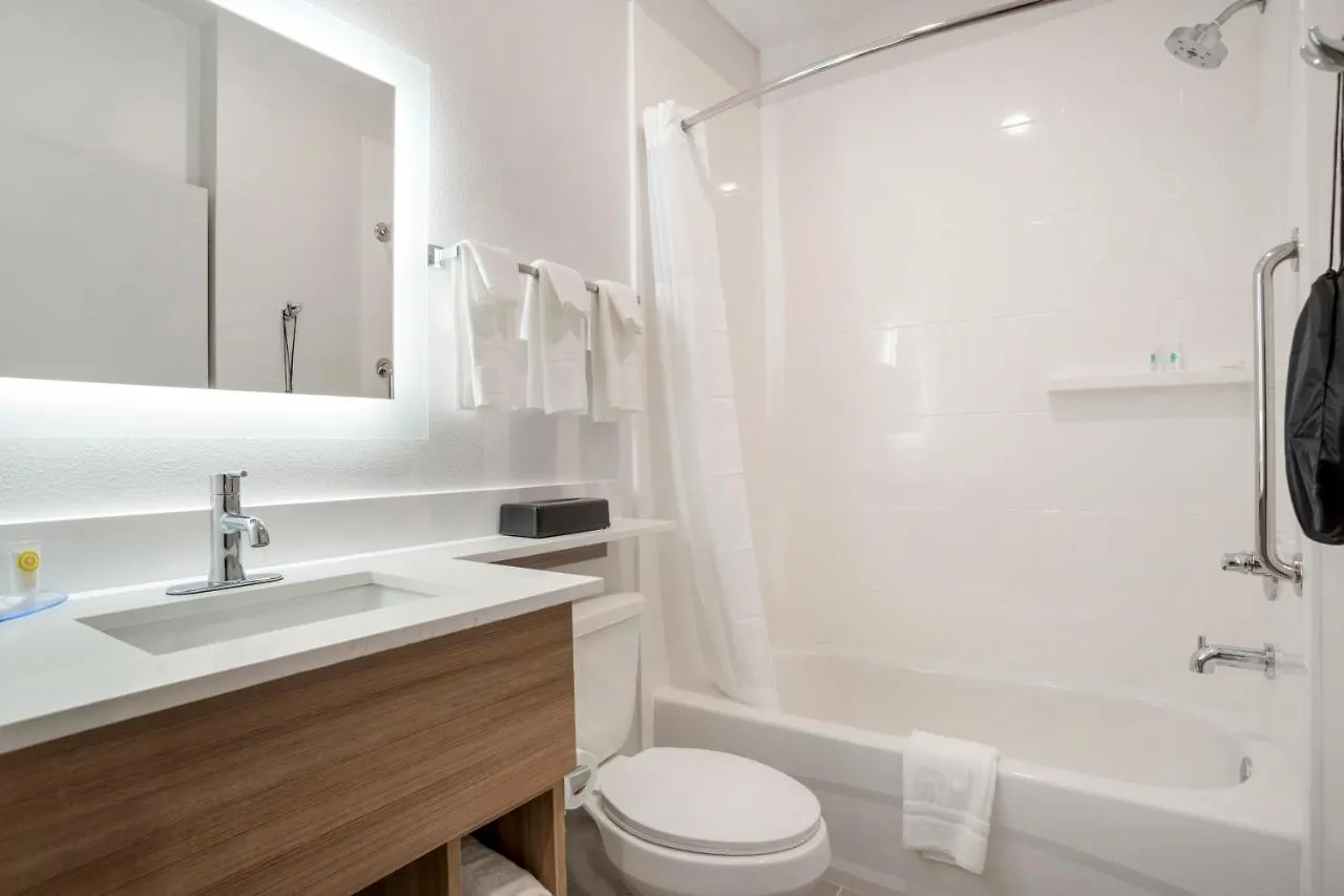 Hotel Comfort & Suites