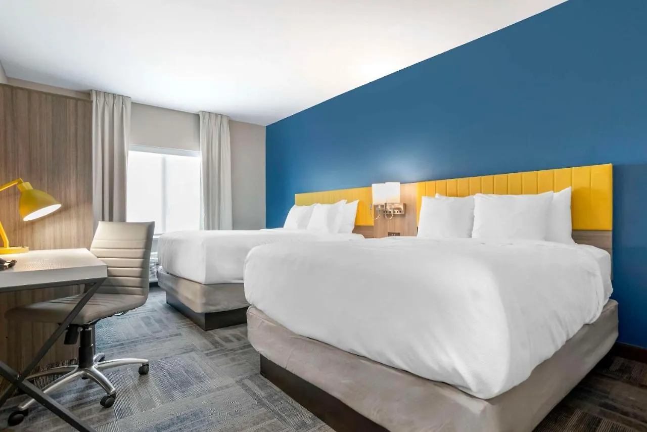Comfort & Suites Hotel *