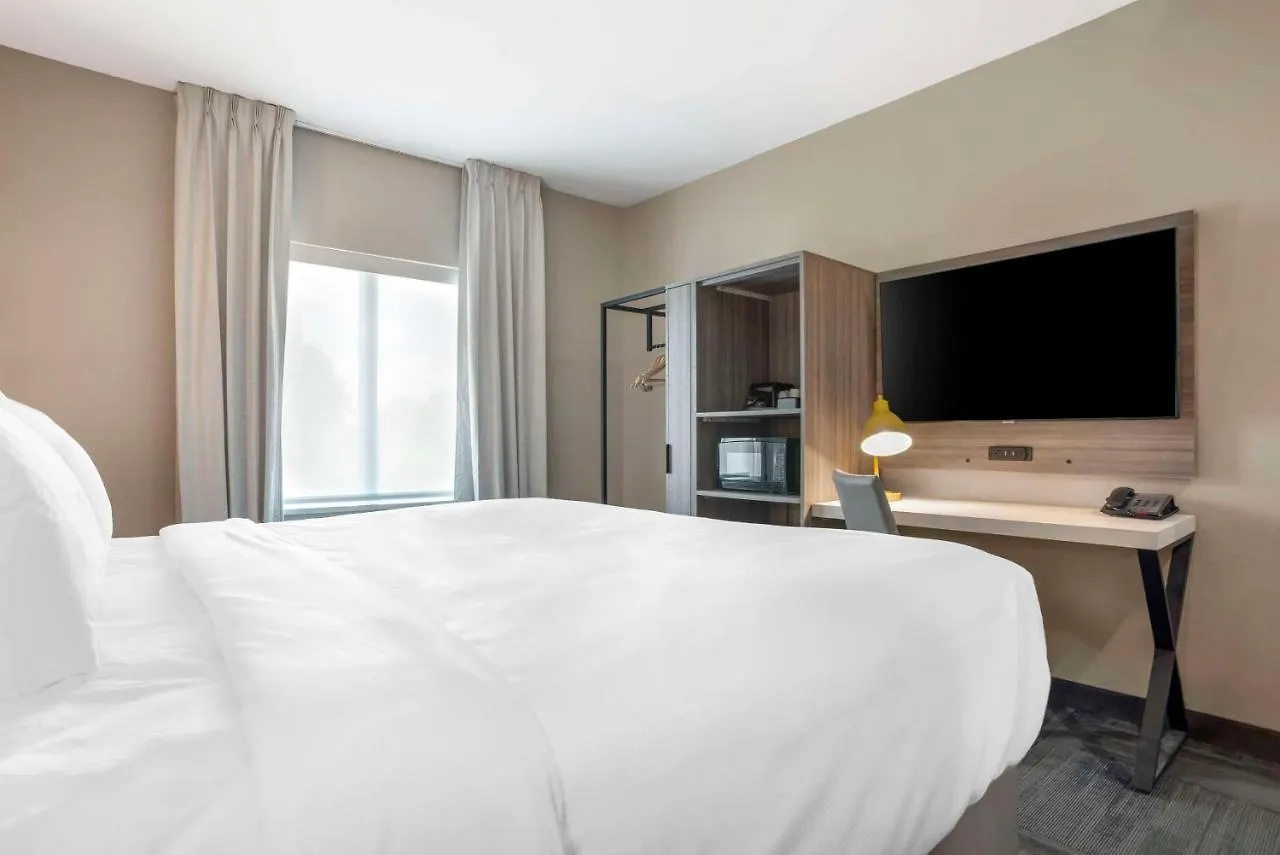 Comfort & Suites