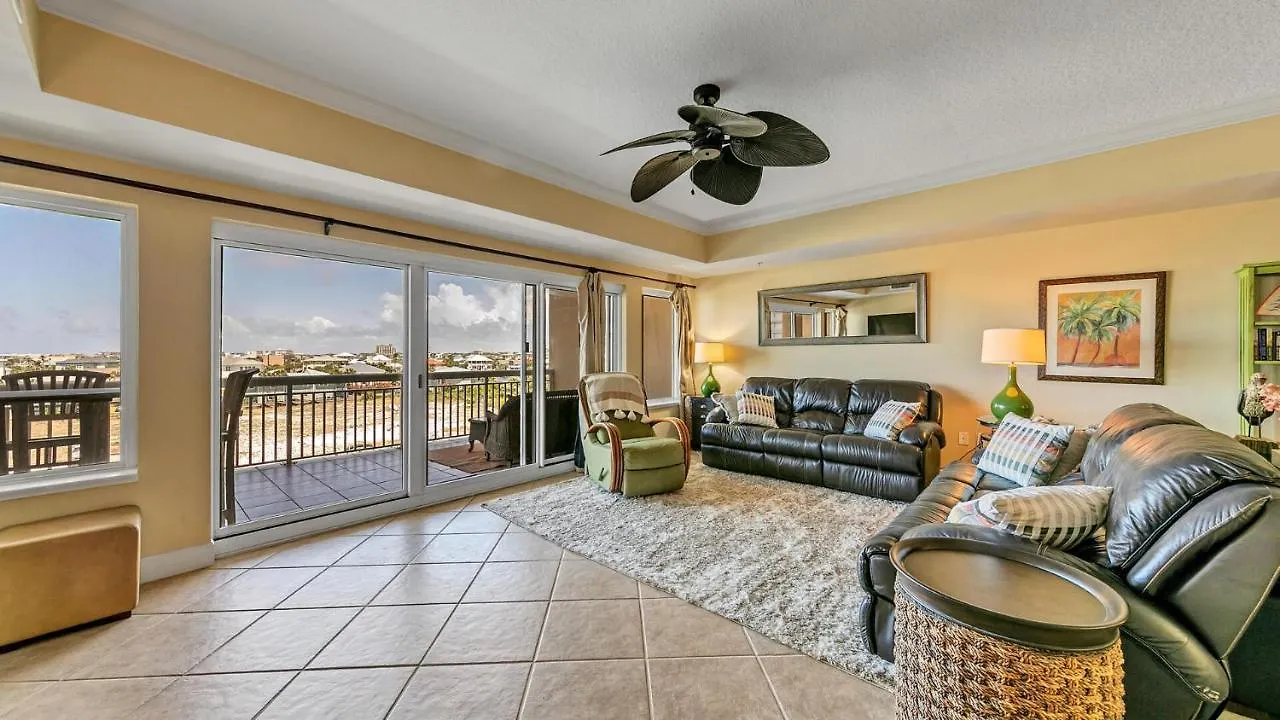 Harbor Landing 203b - Spacious With Views Of The Harbor And Gulf