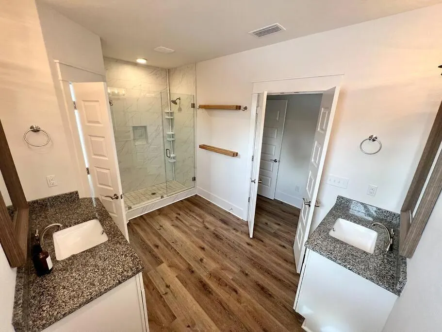Spacious 4br With Golf Cart & Pool Access *