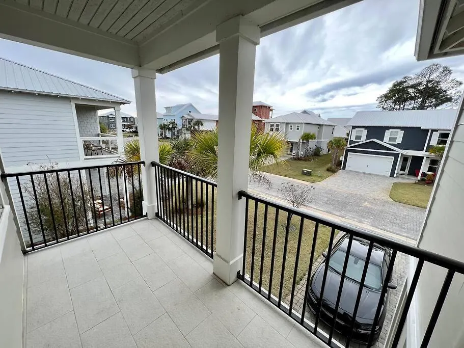 Holiday home Spacious 4br With Golf Cart & Pool Access