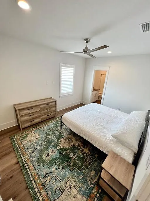 Holiday home Spacious 4br With Golf Cart & Pool Access *